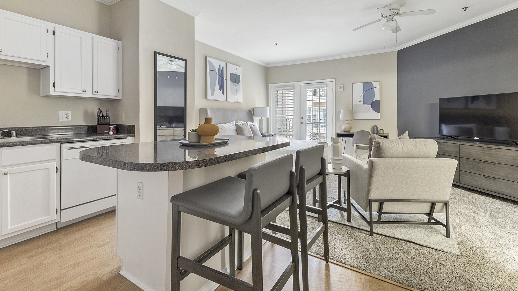 Rent Villas at Katy Trail 302 in Dallas, TX Landing